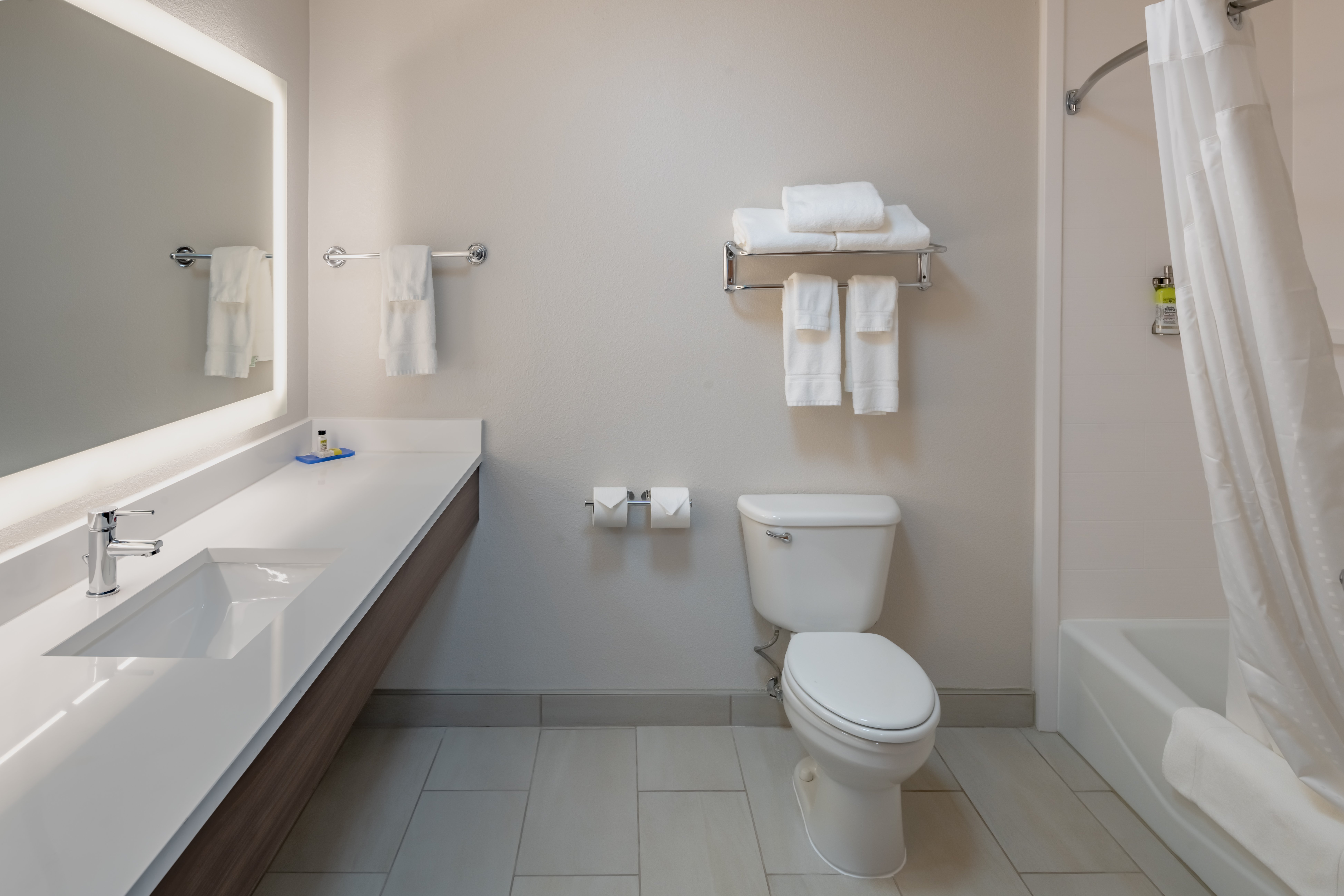 holiday inn express and suites n waco area west
