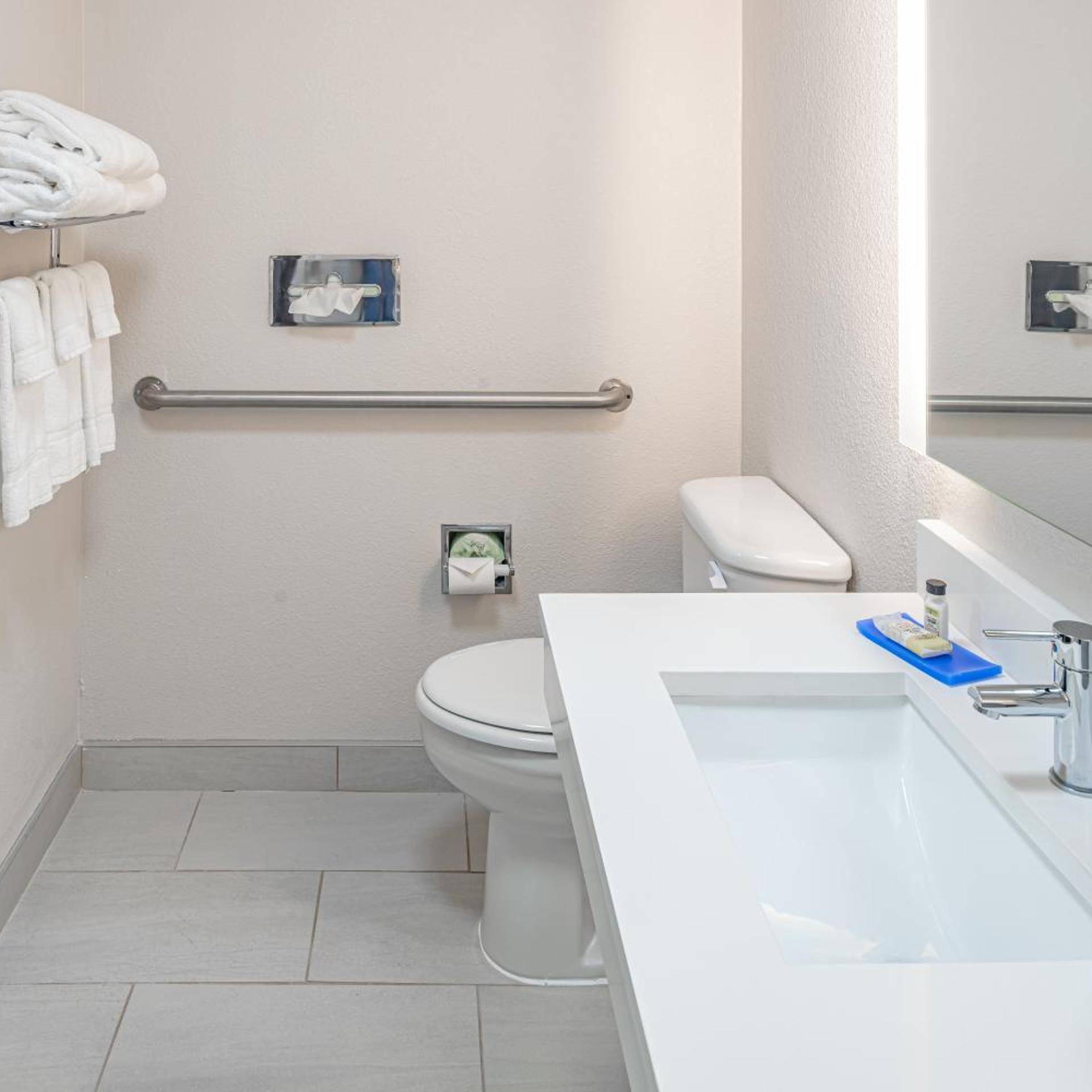 holiday inn express and suites n waco area west