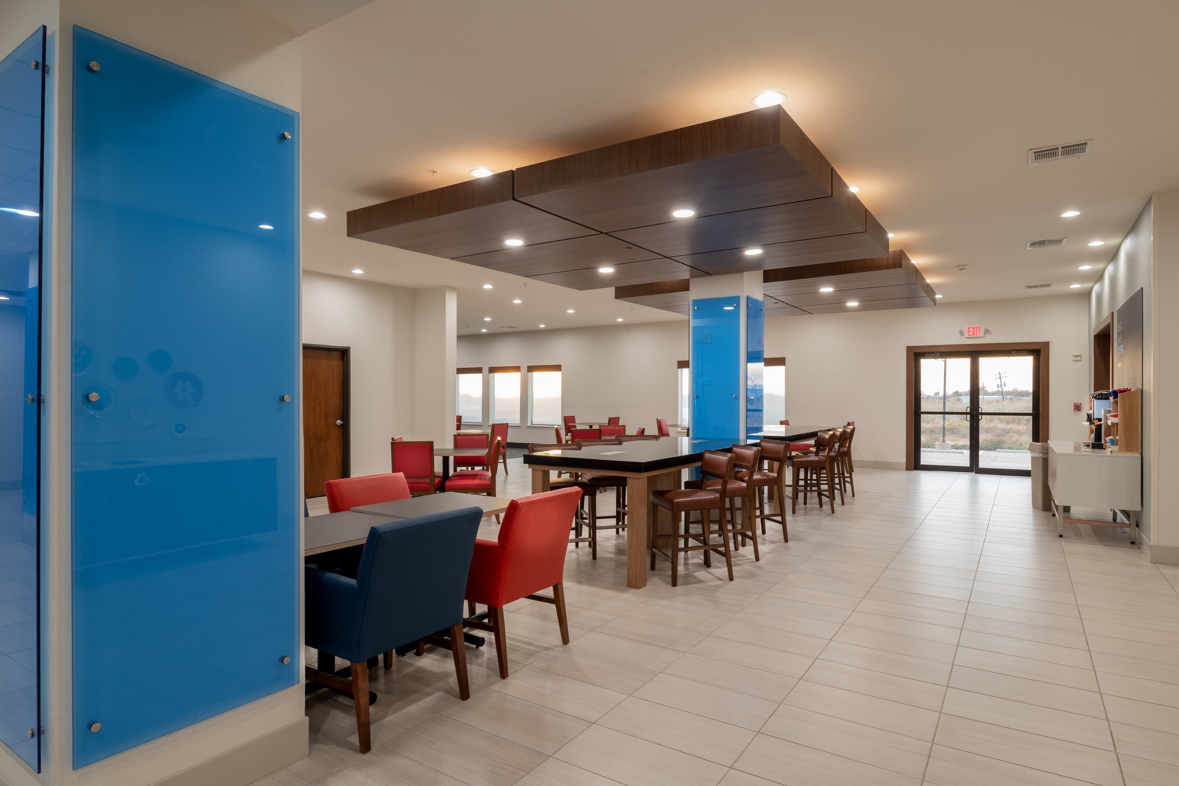 holiday inn express and suites n waco area west