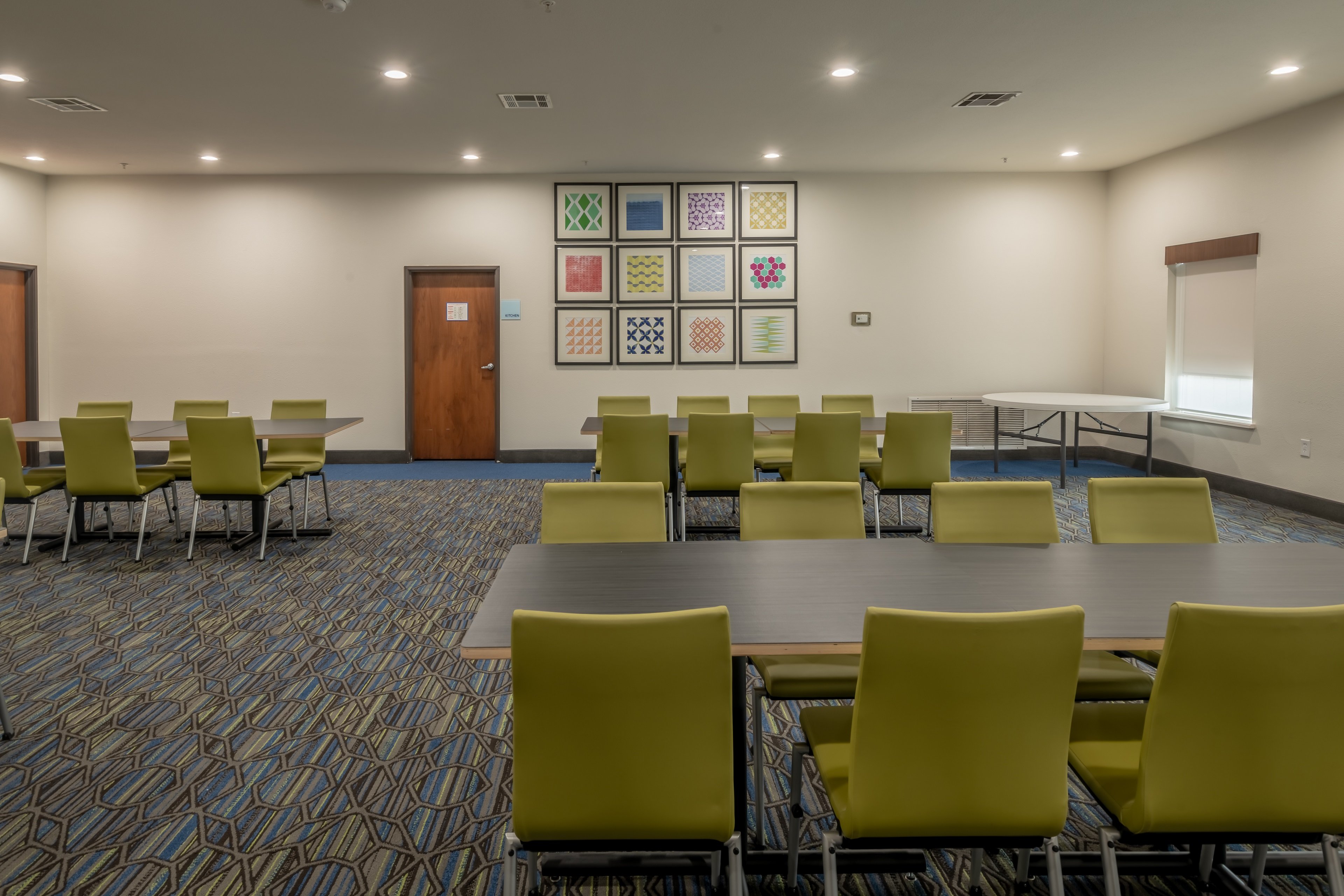 holiday inn express and suites n waco area west