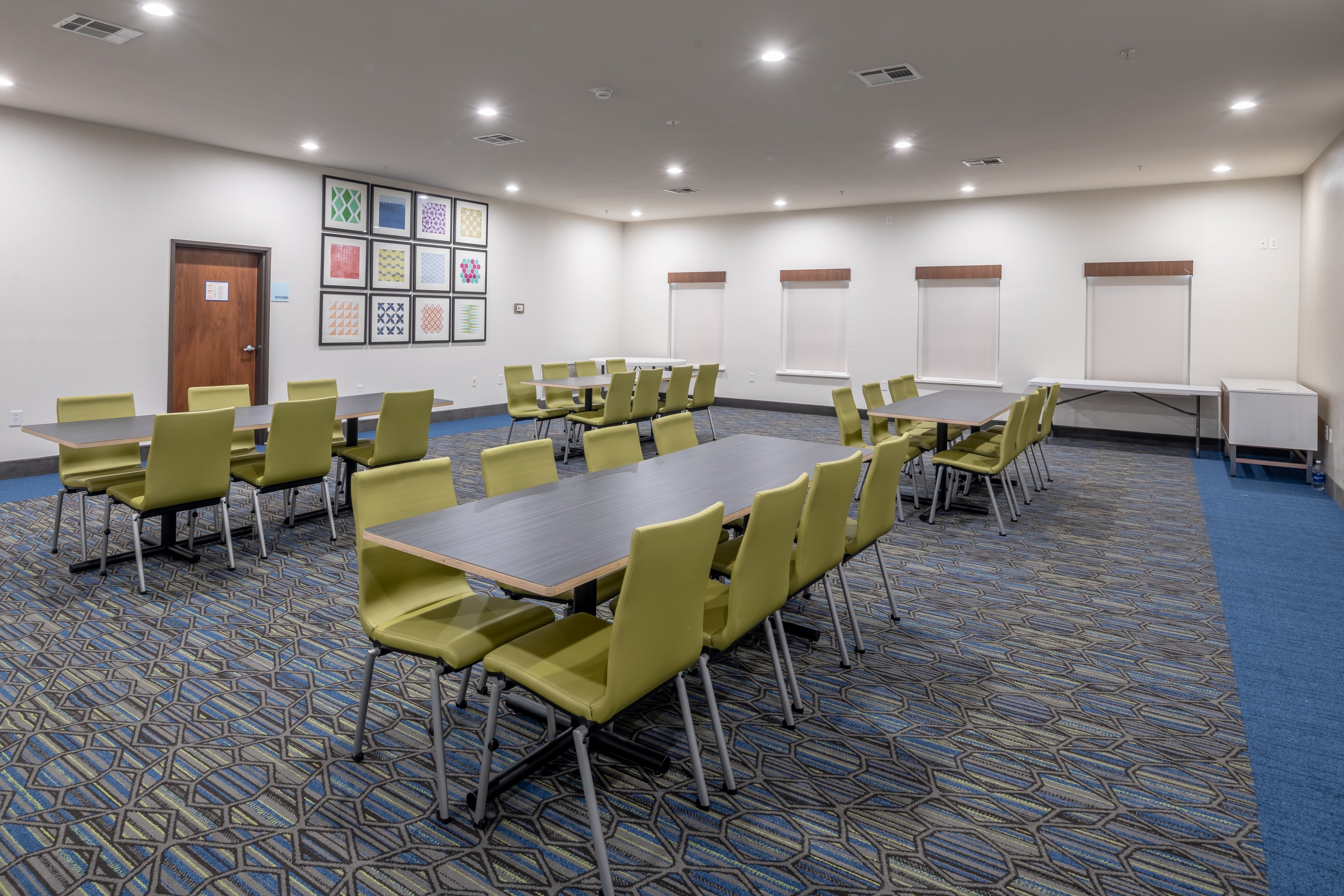holiday inn express and suites n waco area west