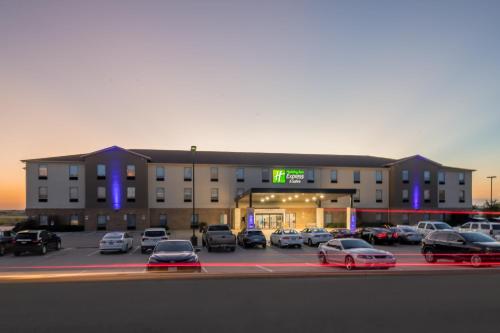 holiday inn express and suites n waco area west