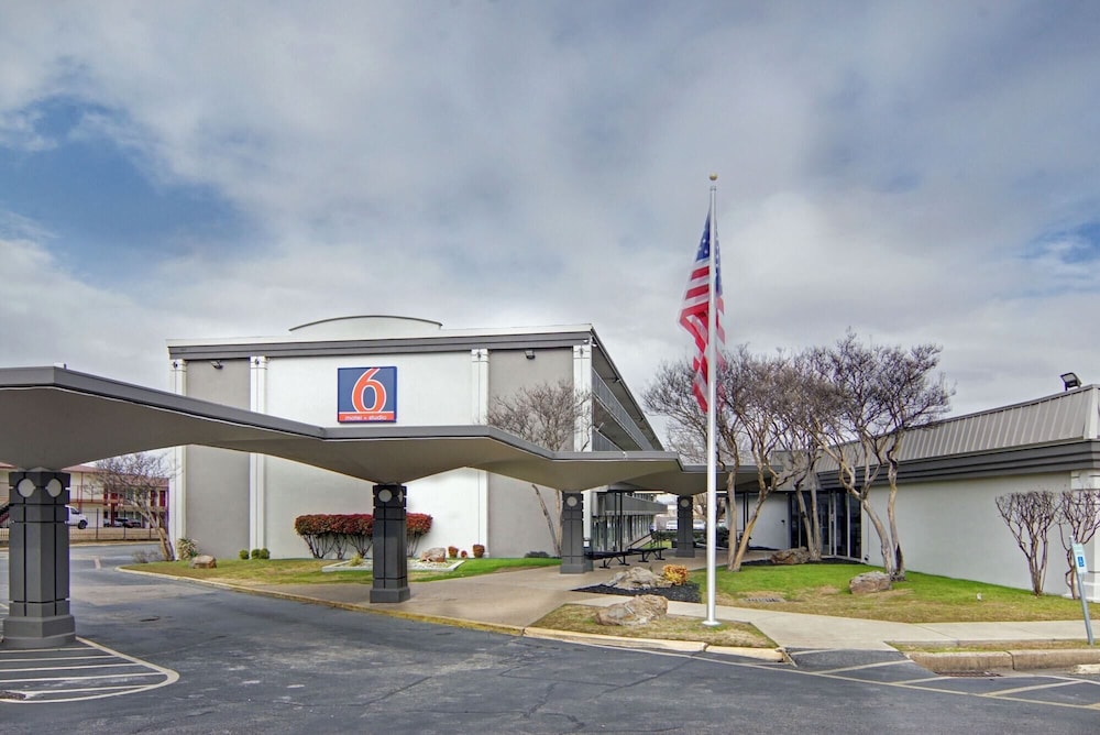 motel 6 mesquite tx town east
