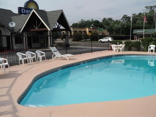 knights inn cleveland