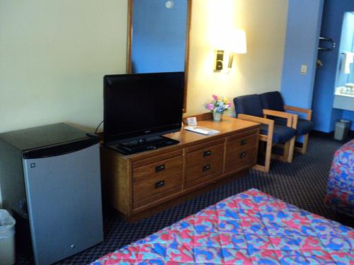 knights inn cleveland