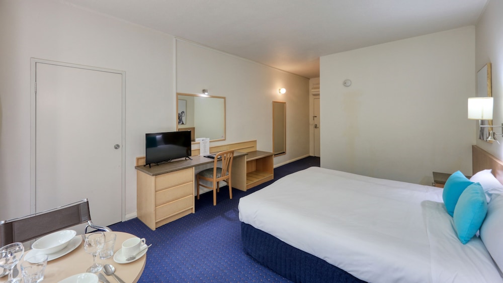 swan hill resort