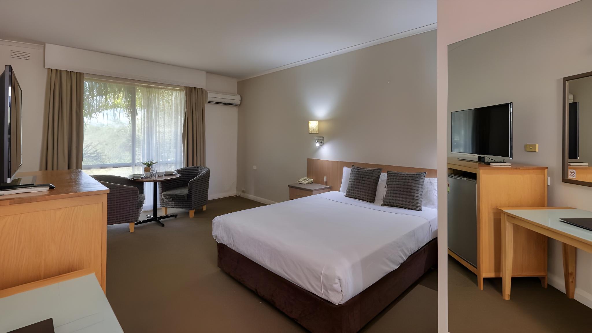 swan hill resort