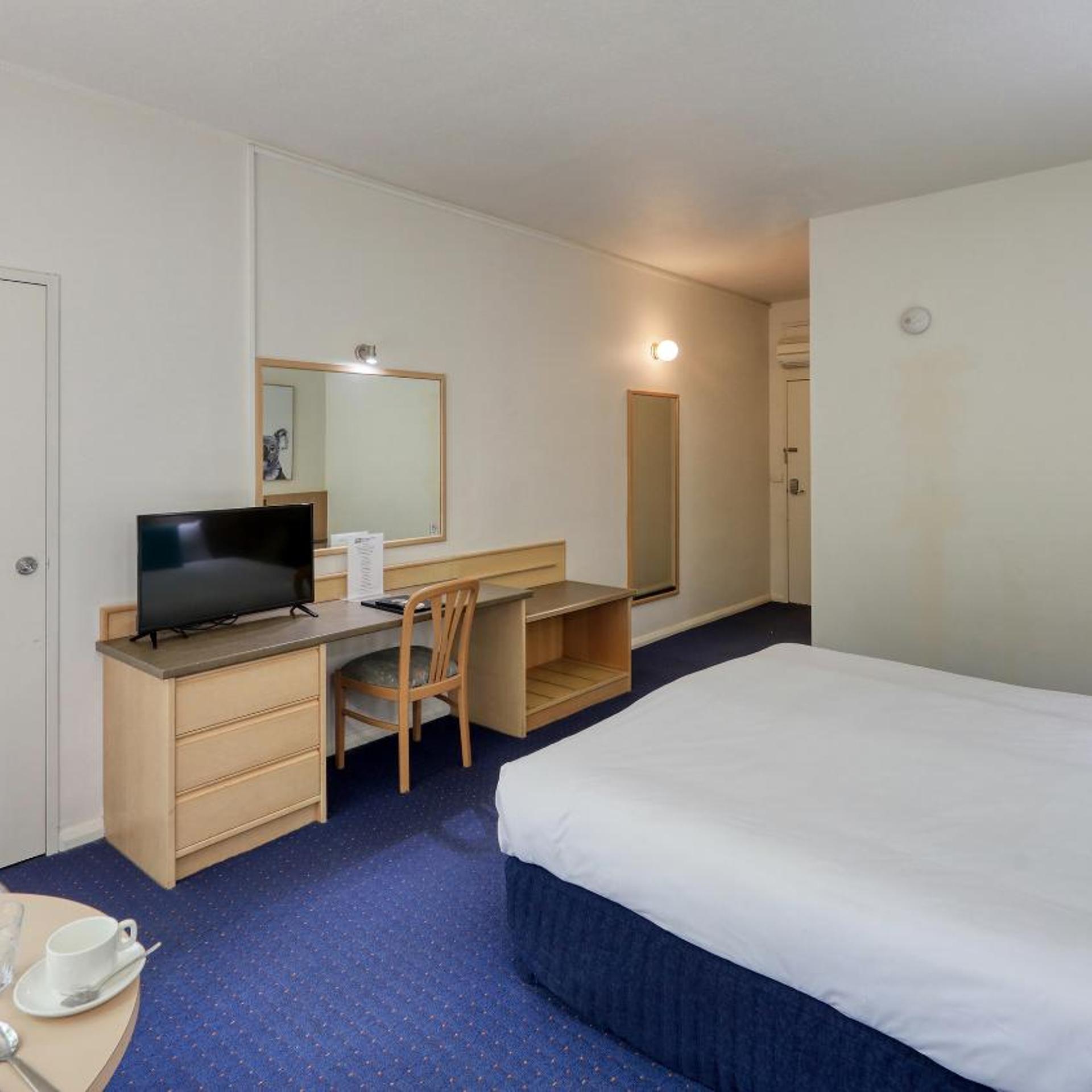 swan hill resort