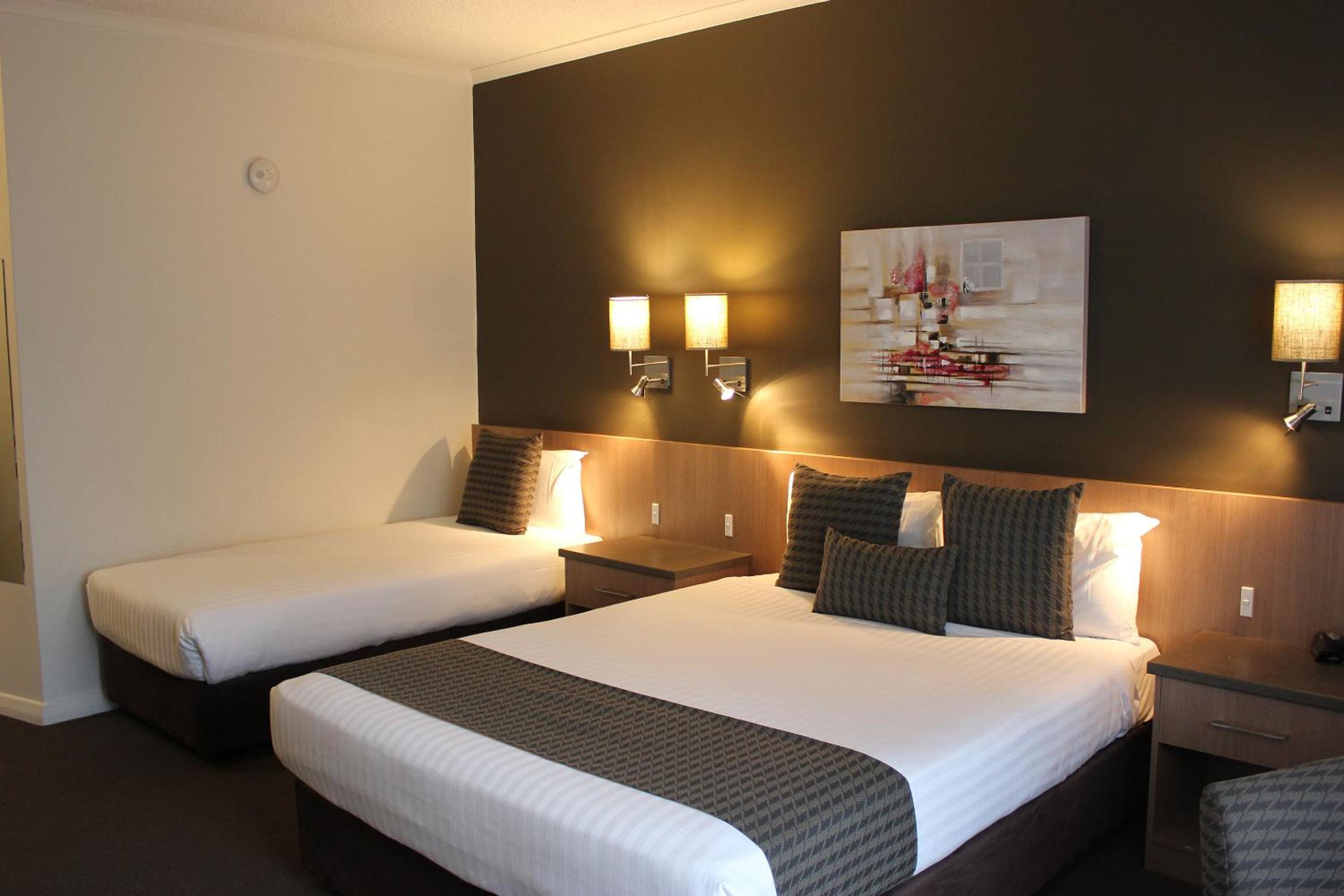 swan hill resort