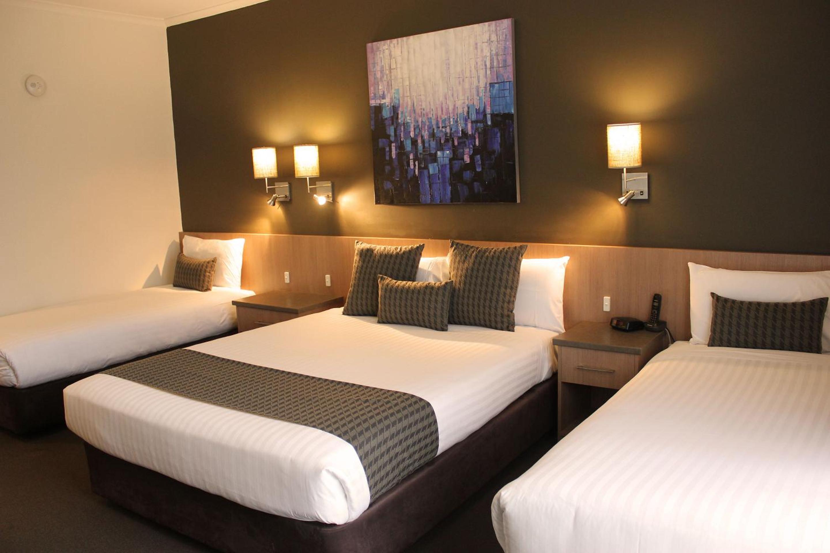 swan hill resort