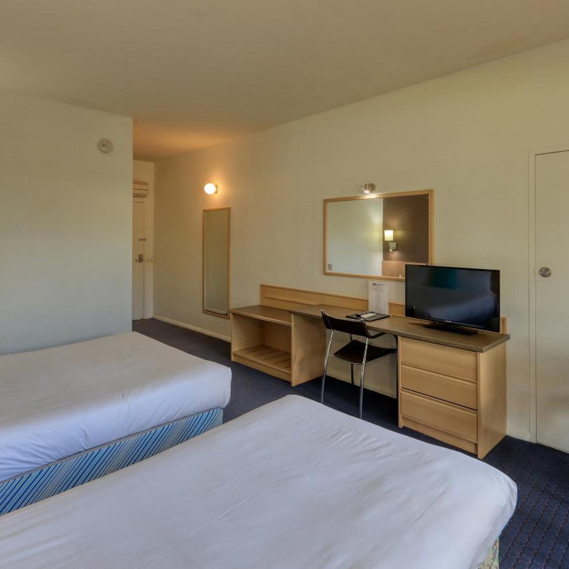 swan hill resort