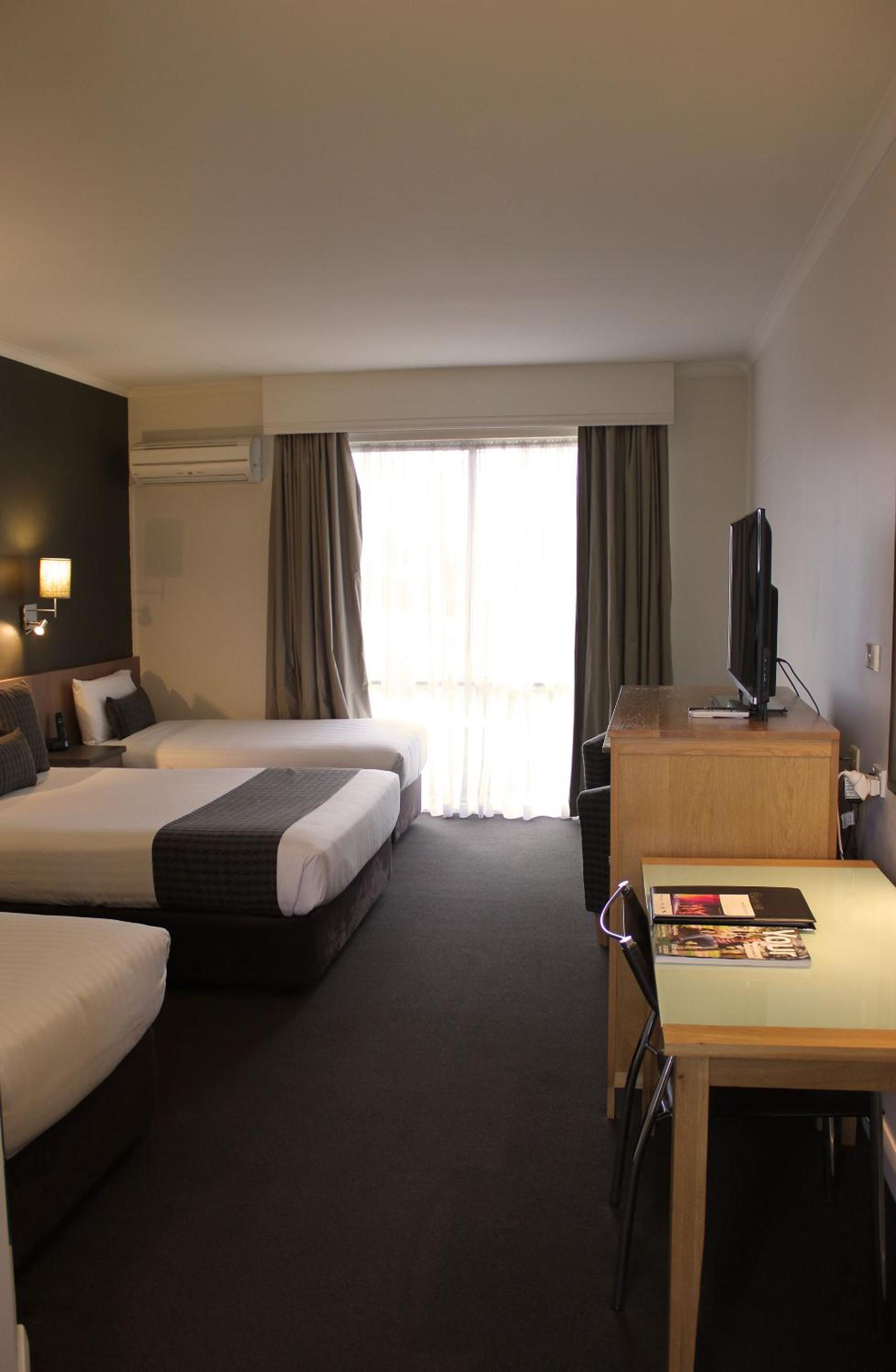 swan hill resort