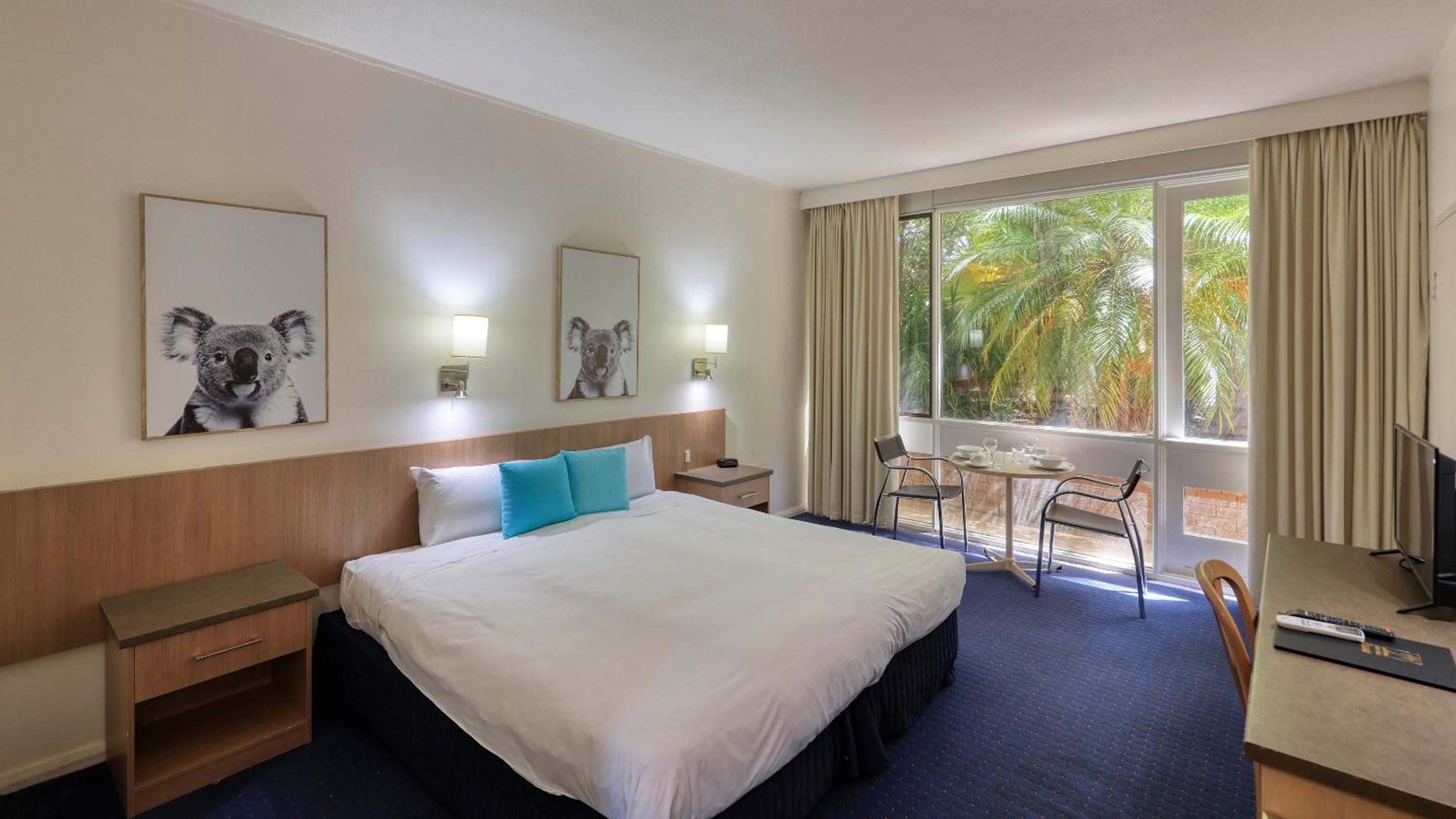 swan hill resort
