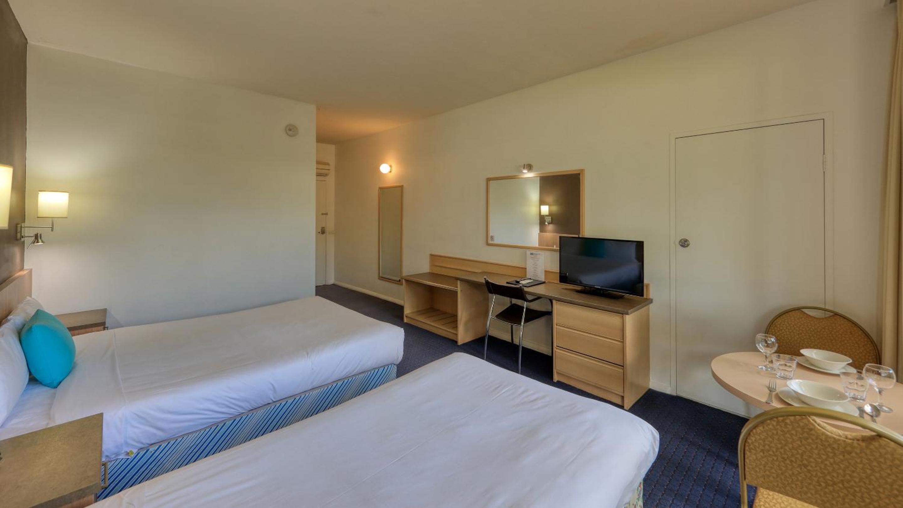 swan hill resort