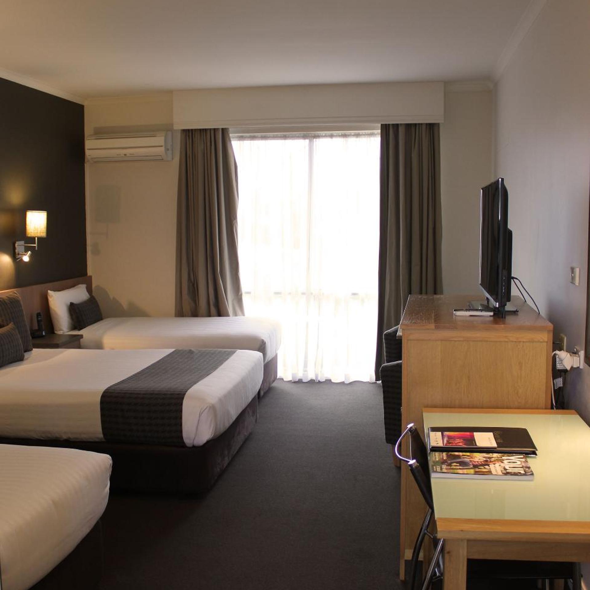 swan hill resort