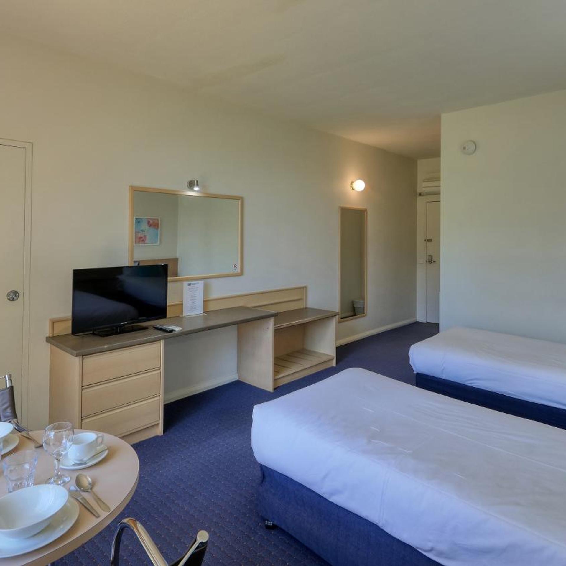 swan hill resort