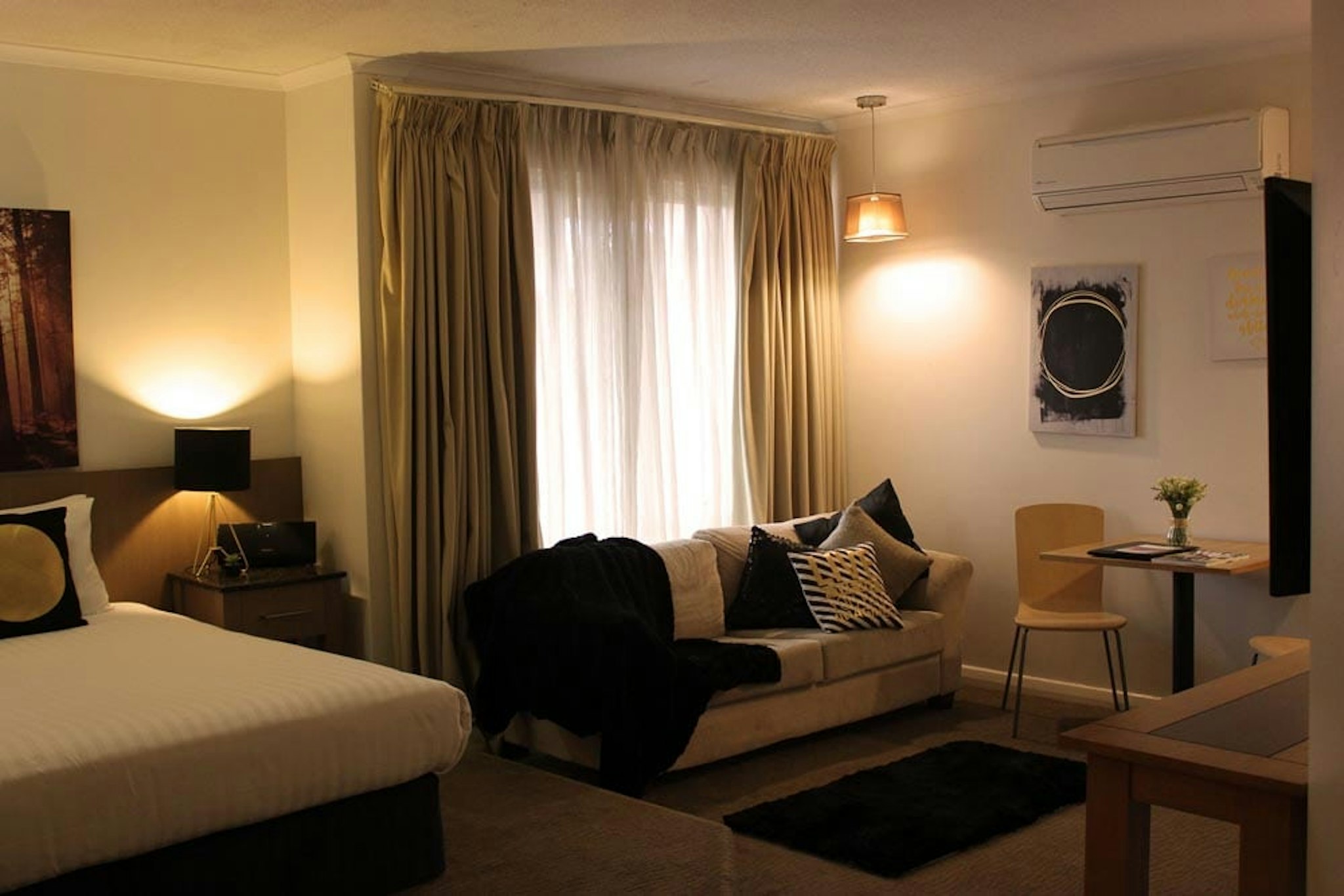 swan hill resort
