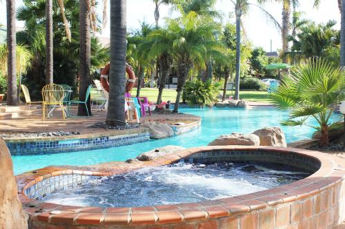 swan hill resort