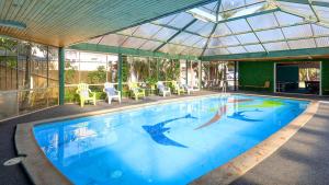 swan hill resort