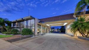 swan hill resort