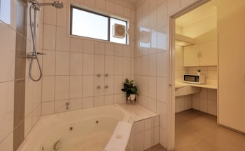 Swan Hill Resort,,5 star
