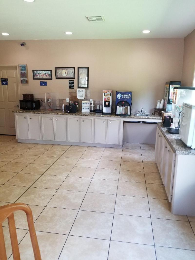Texas Country Inn & Suites Hankamer,Near Chambers County Golf Course,2 star