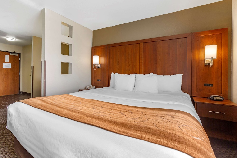 comfort suites hobbs