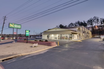 quality inn and suites athens university area