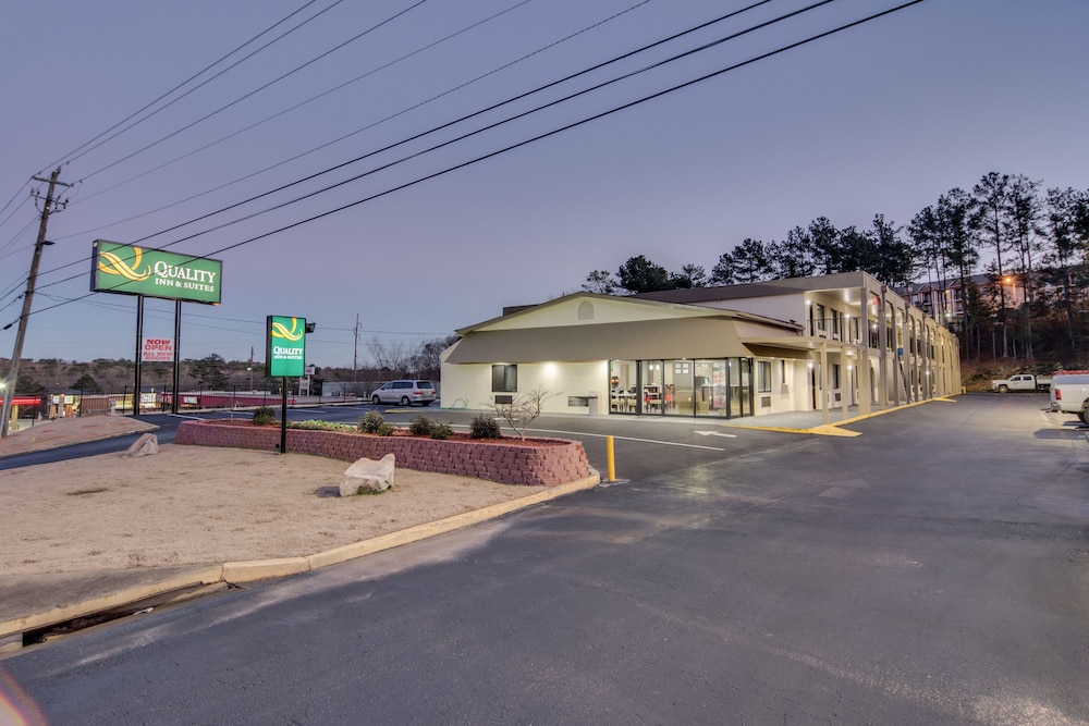 quality inn and suites athens university area