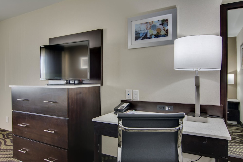 quality inn and suites athens university area