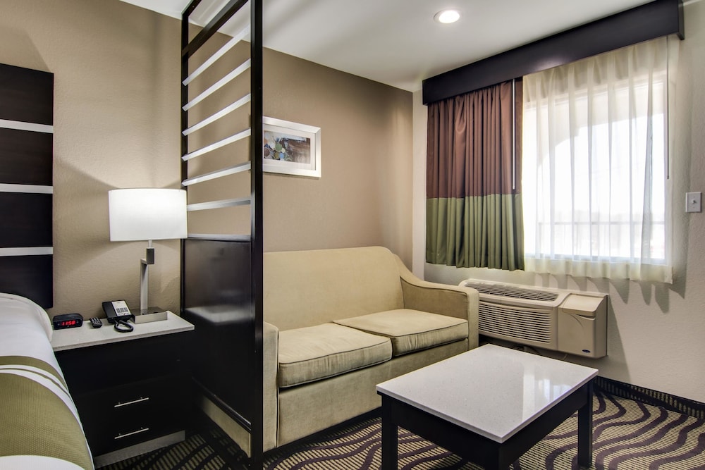 quality inn and suites athens university area