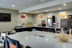 quality inn and suites athens university area