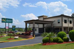 quality inn and suites athens university area