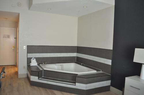 best western heritage inn and suites
