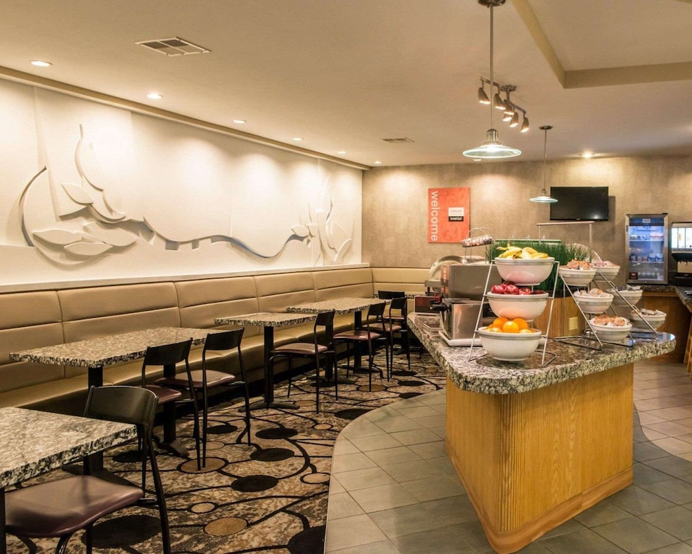 comfort suites monroeville