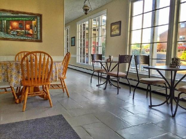 budget host east end hotel in riverhead