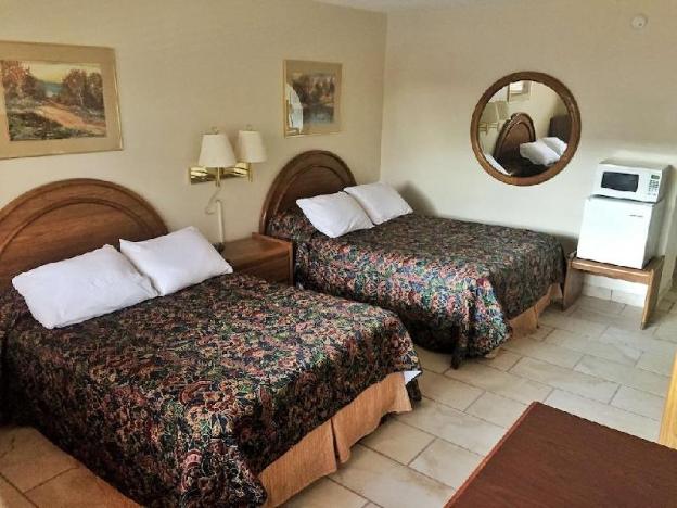 budget host east end hotel in riverhead