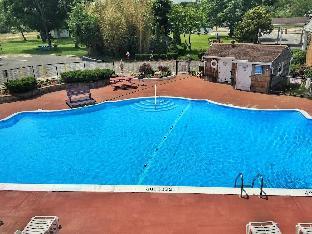 budget host east end hotel in riverhead