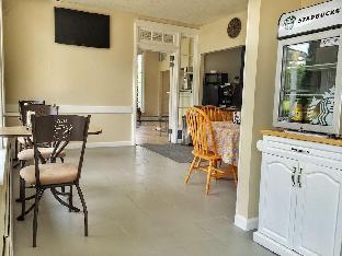 budget host east end hotel in riverhead
