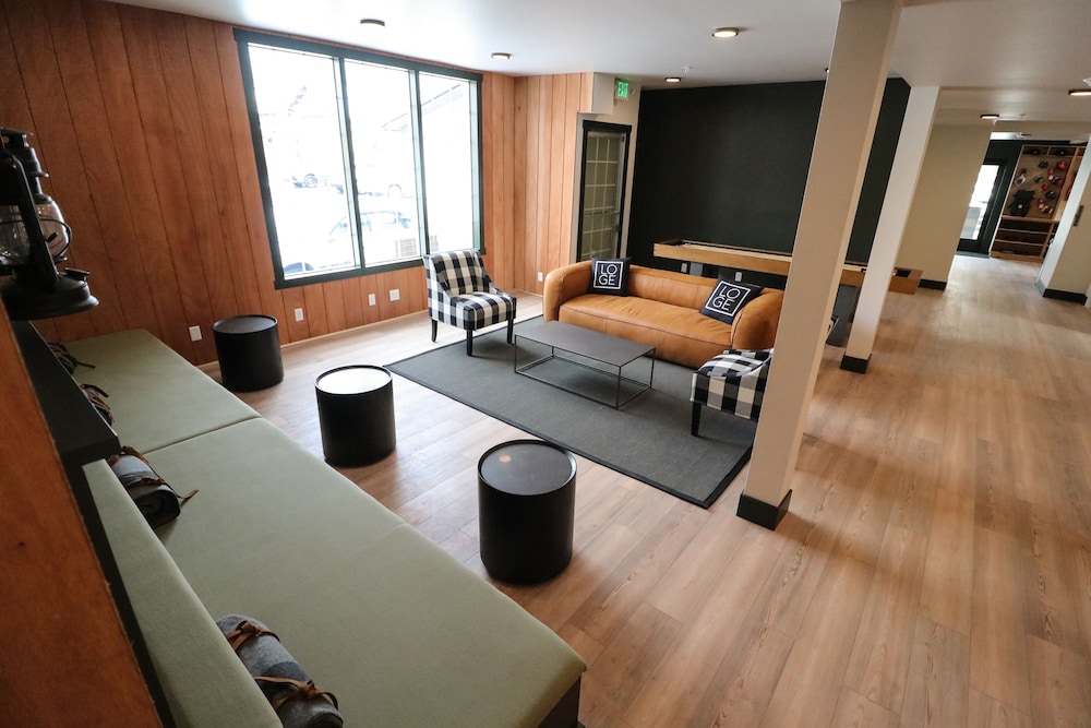 loge leavenworth downtown