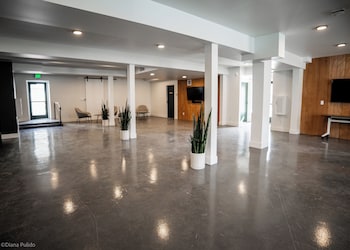 loge leavenworth downtown