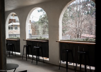 loge leavenworth downtown