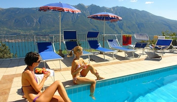 Village Hotel Lucia,Brescia>>Arias,3 star