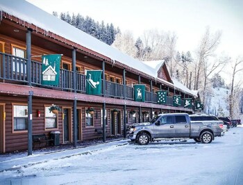 high creek lodge and cabins