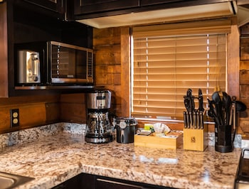 high creek lodge and cabins