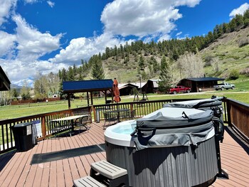 high creek lodge and cabins