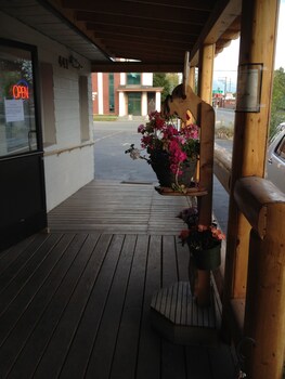 Anchorage Suites Lodge,,2 star