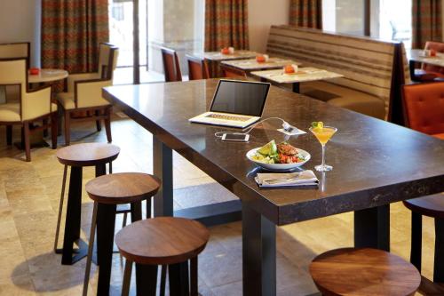 hilton garden inn san diego old town seaworld area