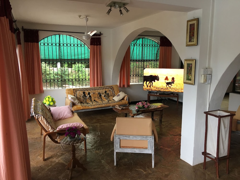 tradewinds lodge