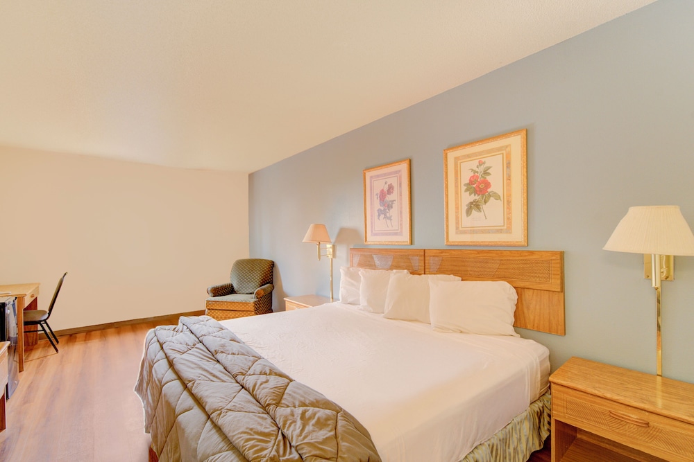 capital o amerihost inn and suites fulton hwy 54 mo